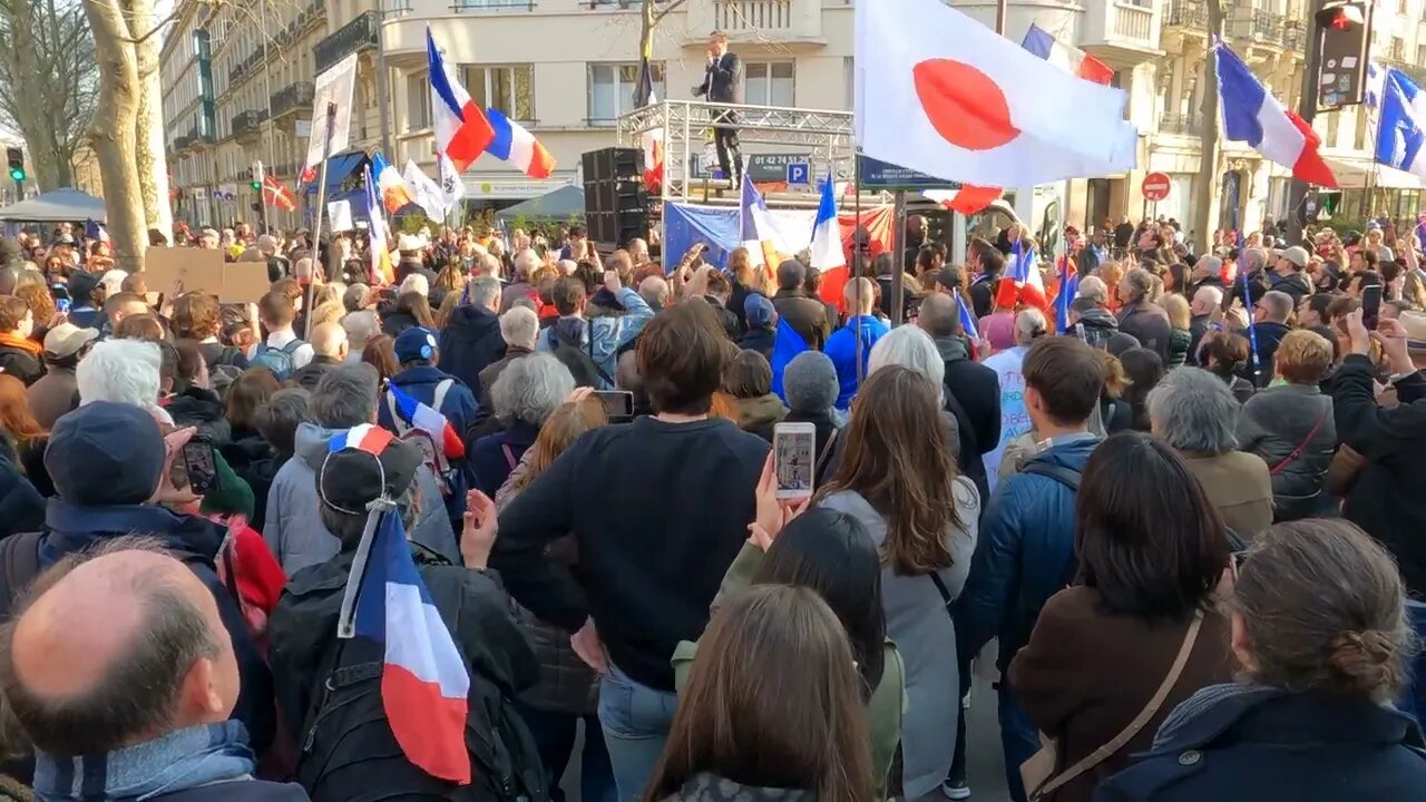 Manifestation contre le pass vaccinal place de Barcelone à Paris le 19/03/2022 - Vidéo 14