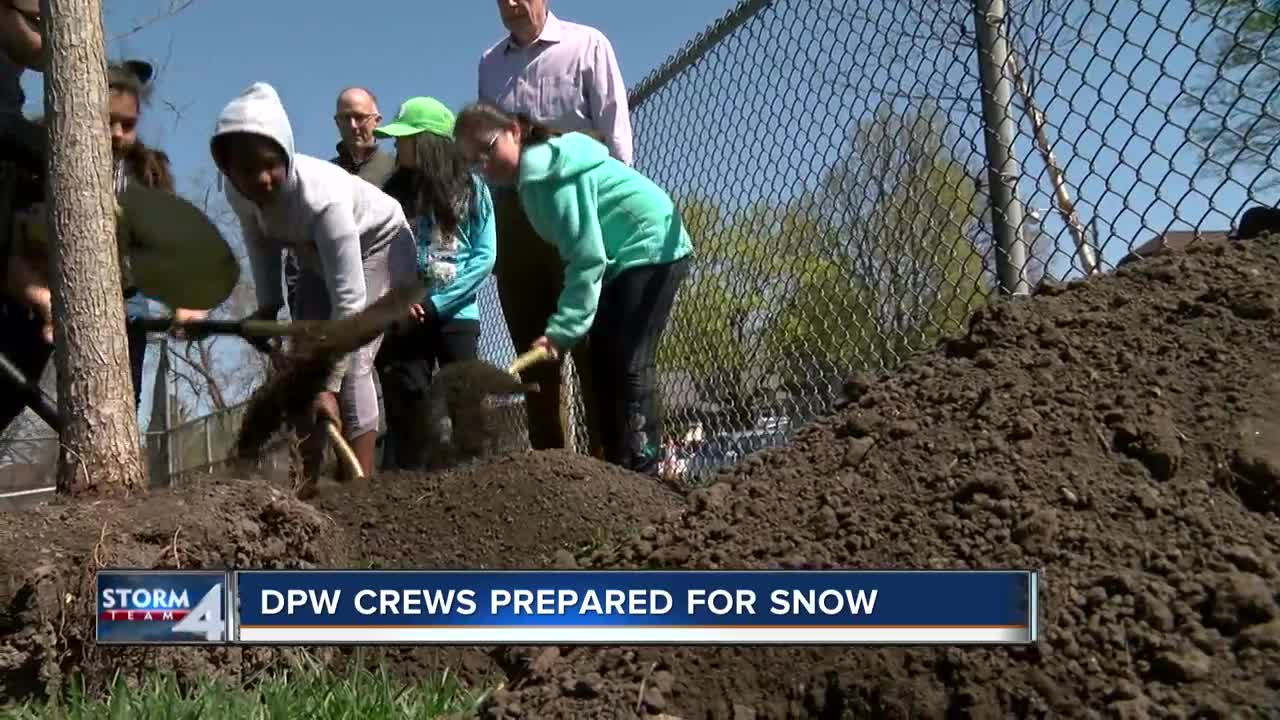 Wisconsin, DPW prepares for spring snow storm