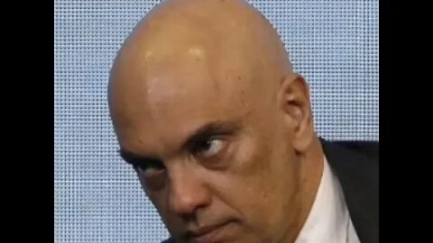 O ministro Alexandre de Moraes manda retirar vídeos fake news do PT contra Bolsonaro