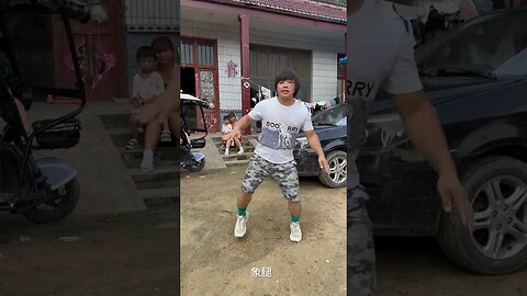 中国功夫，象脚踩踏训练法/Chinese Kung Fu, elephant foot trampling training method #shorts