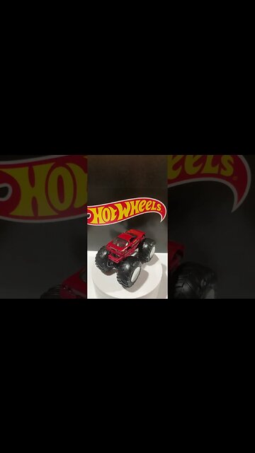 Hot Wheels Monster Trucks: The Mirror-Wheeled Monster Vette Unleashed
