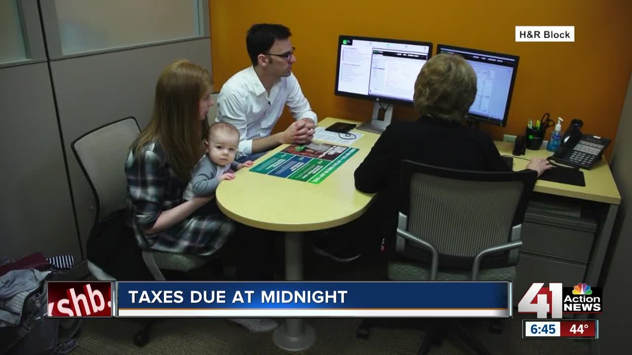 Tax day: Is it better to file today, or ask for an extension?
