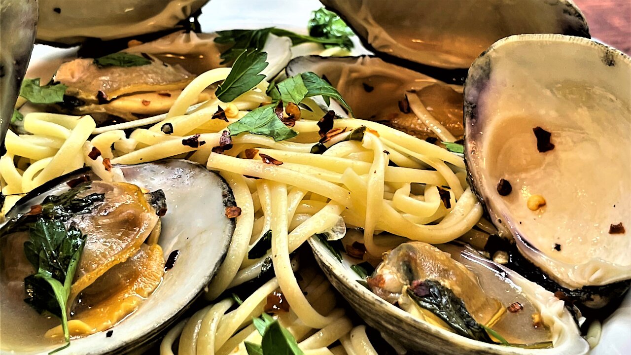 Linguine with Clams - Full Cooking Video & Recipe!