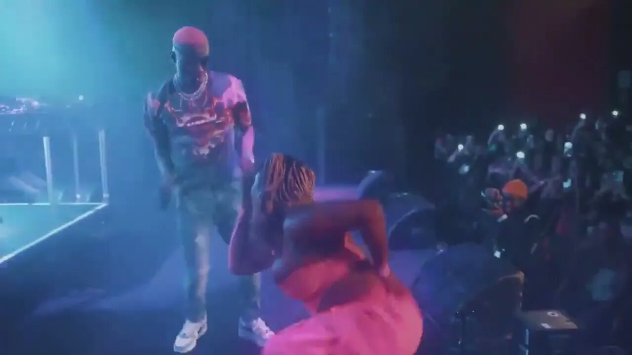 Ruger’s performance in Sydney,My guy don turn ladies magnet