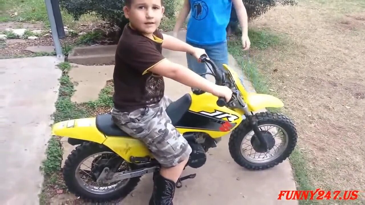 Hilarious!!! Mini motorcycle racing kids