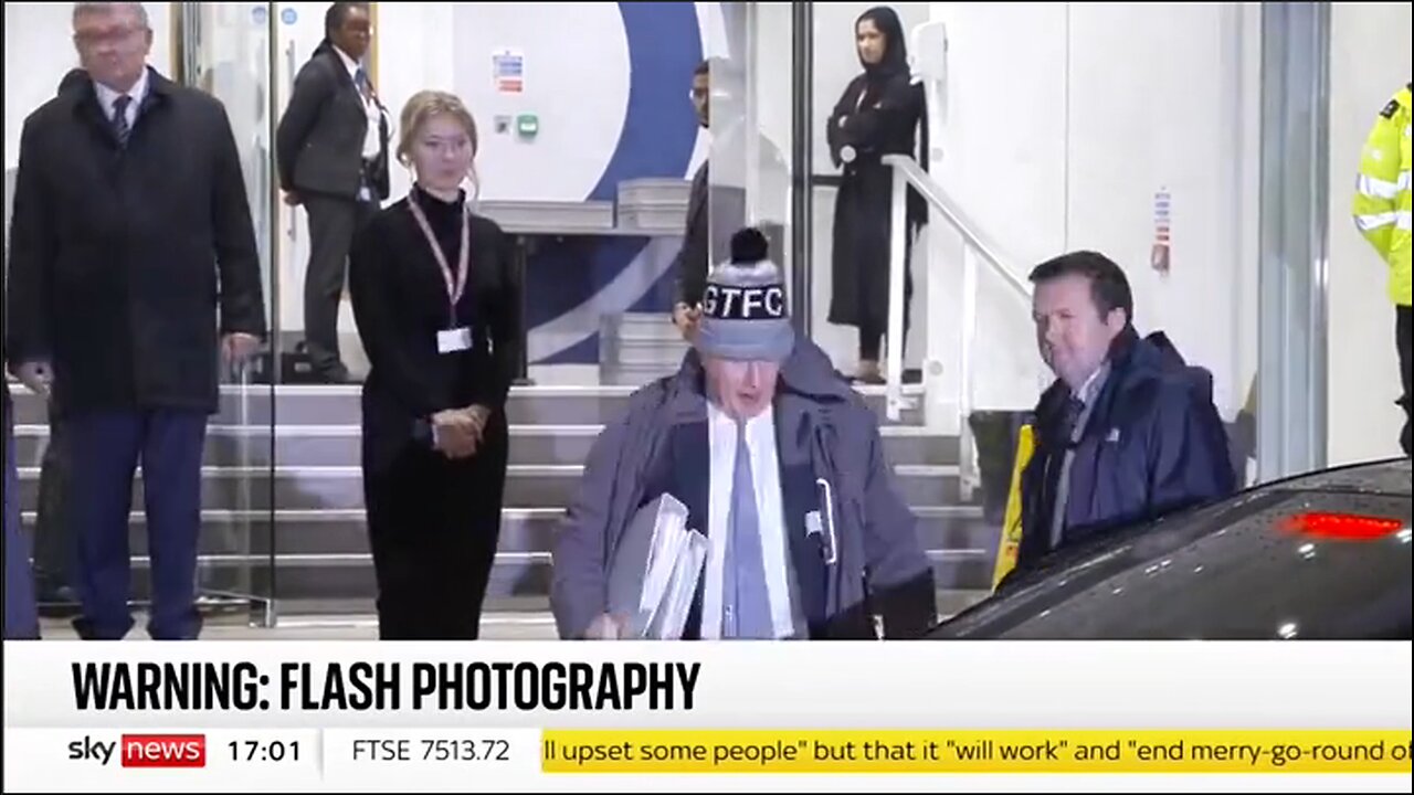 Crowds shout "murderer" as Boris Johnson leaves building after questioning at the COVID inquiry