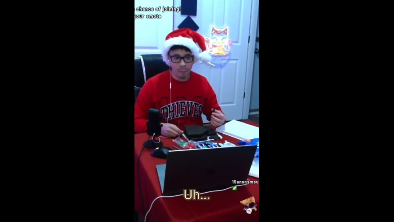 Twitch chat tells me how to make a gingerbread house 😂👀