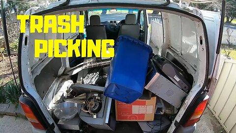 Trash Picking for Scrap Metal & a Bit of Fun!