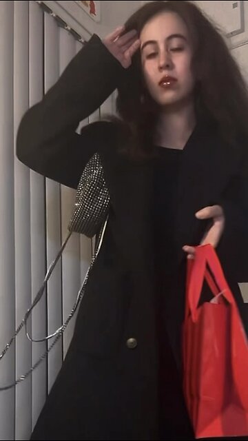 how do you style an overcoat? #ootd #fyp #latina #fashion #winterfashion