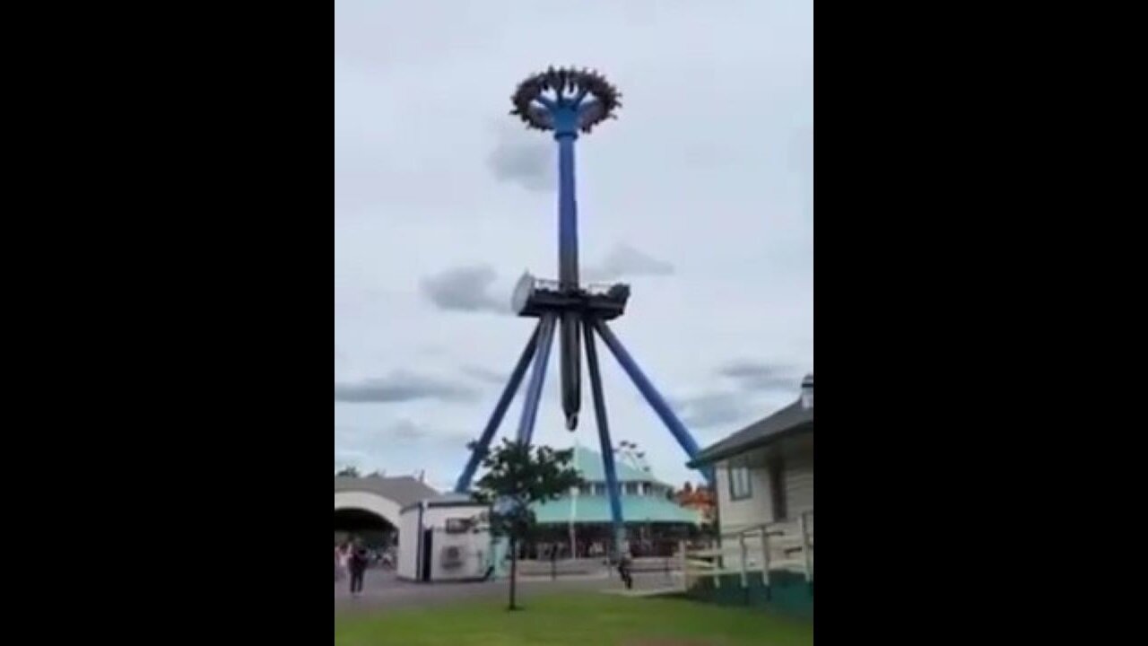 30 People Get Trapped Upside Down On An Amusement Park Ride In Portland