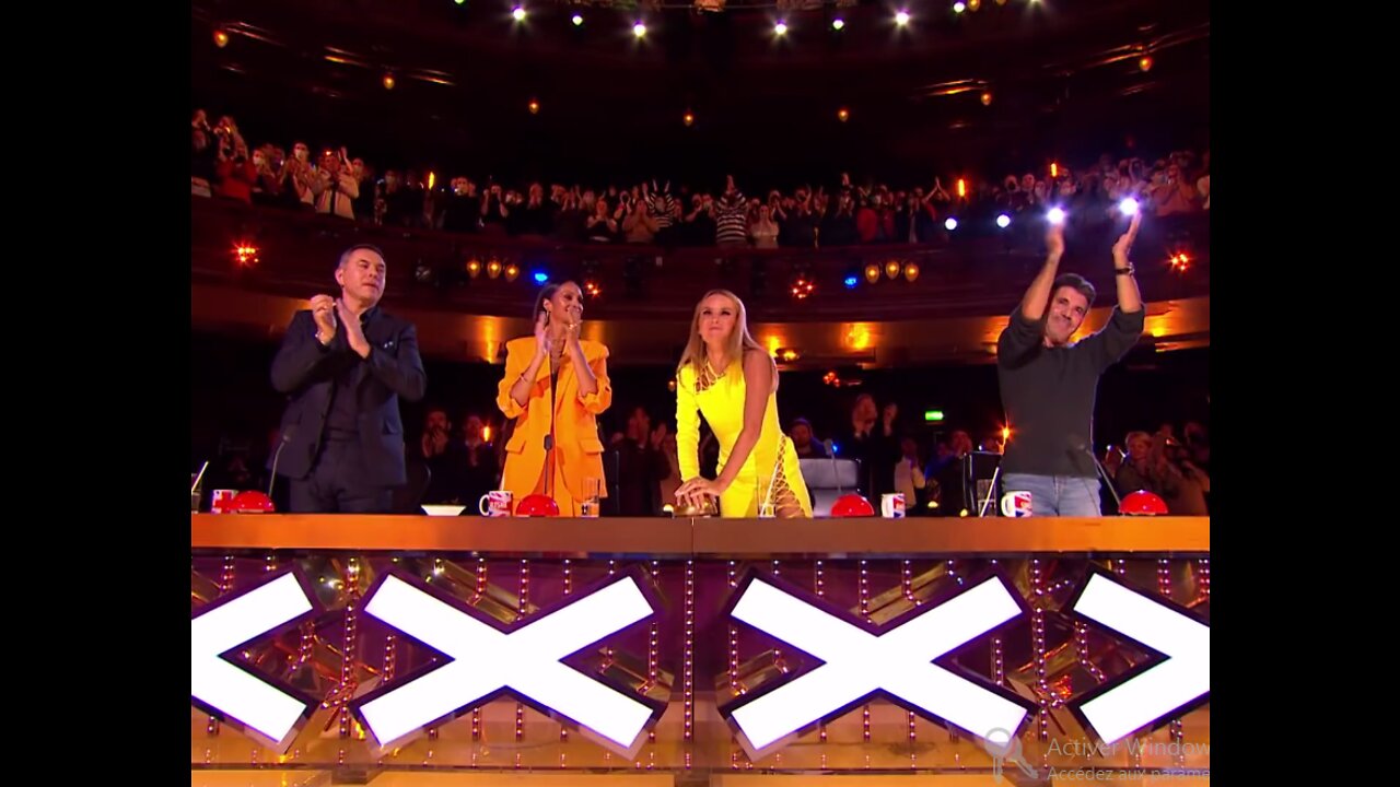 GOLDEN BUZZER! Loren Allred shines bright with ‘Never Enough’ - Auditions - BGT 2022