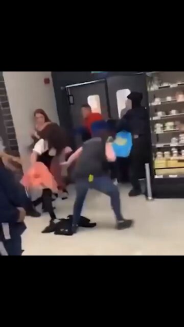 Spider-man fights everyone!