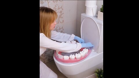 Upgrade your toilet for Halloween! 🚽 🦷