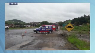 BR-116: Colisão entre carro e caminhão é registrada em Ubaporanga