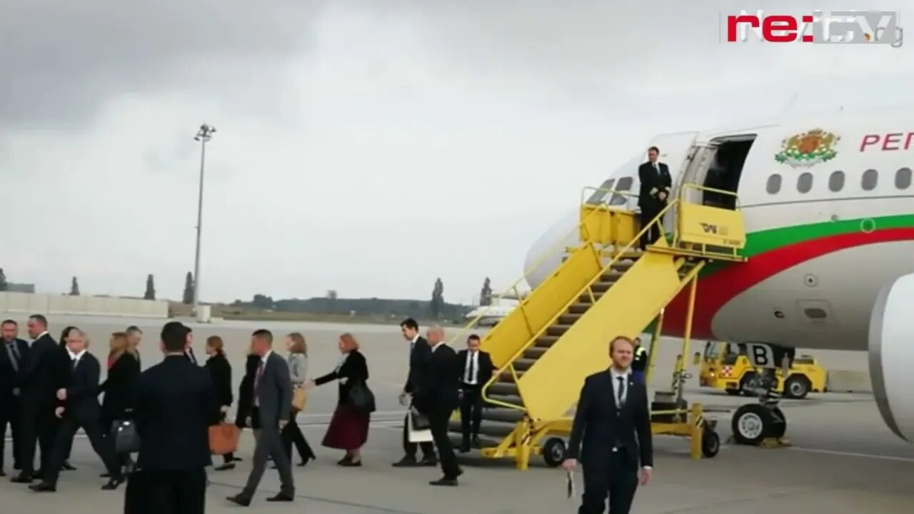 Премиерът Денков кацна в Австрия