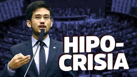 Hipócritas me criticam, mas não dão exemplo