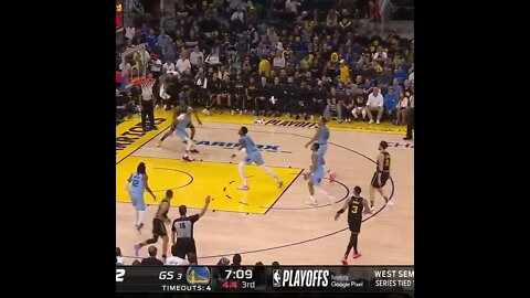 Klay drilled this three OFF ONE FOOT 🤯