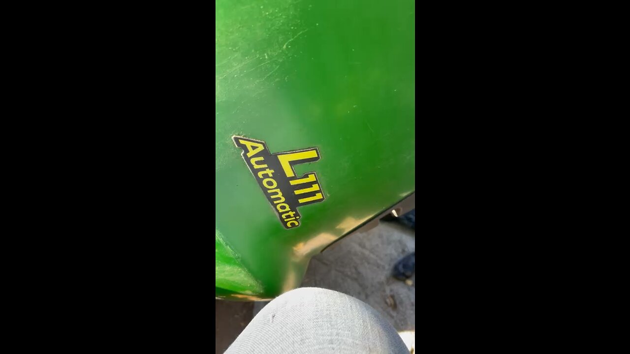 John Deere L111 Mover Shrowed and starter removal