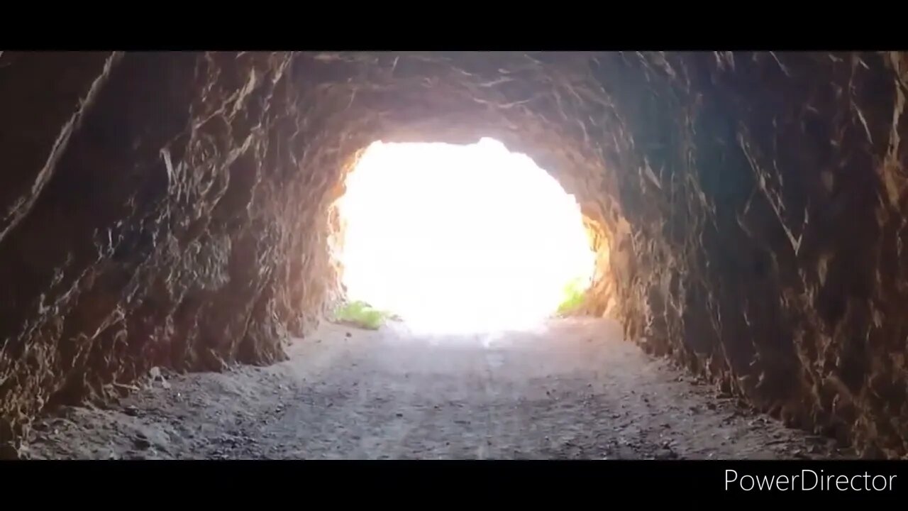 Tunnel Drive beginning and end