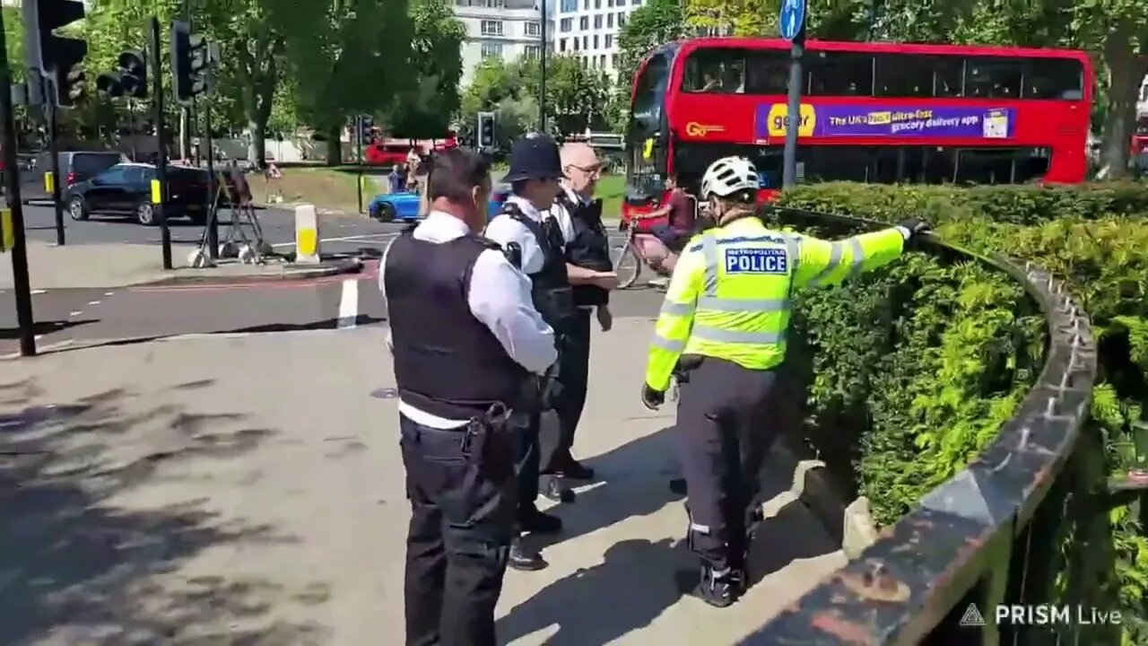 Big T handcuffed forced of the park #metpolice #speakerscorner