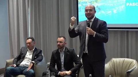 Антон Хекимян разговаря с ресторантьори и хотелиери