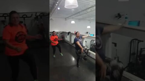 Abdominal em PÉ na Félix 💪