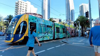 Entering Surfers Paradise - GOLD COAST || AUSTRALIA