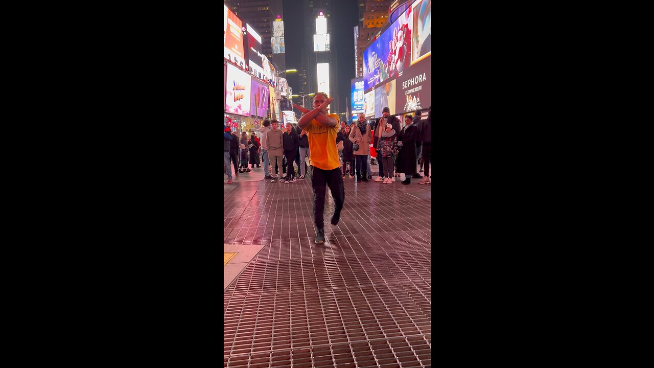 Shut down the square! Rock with me