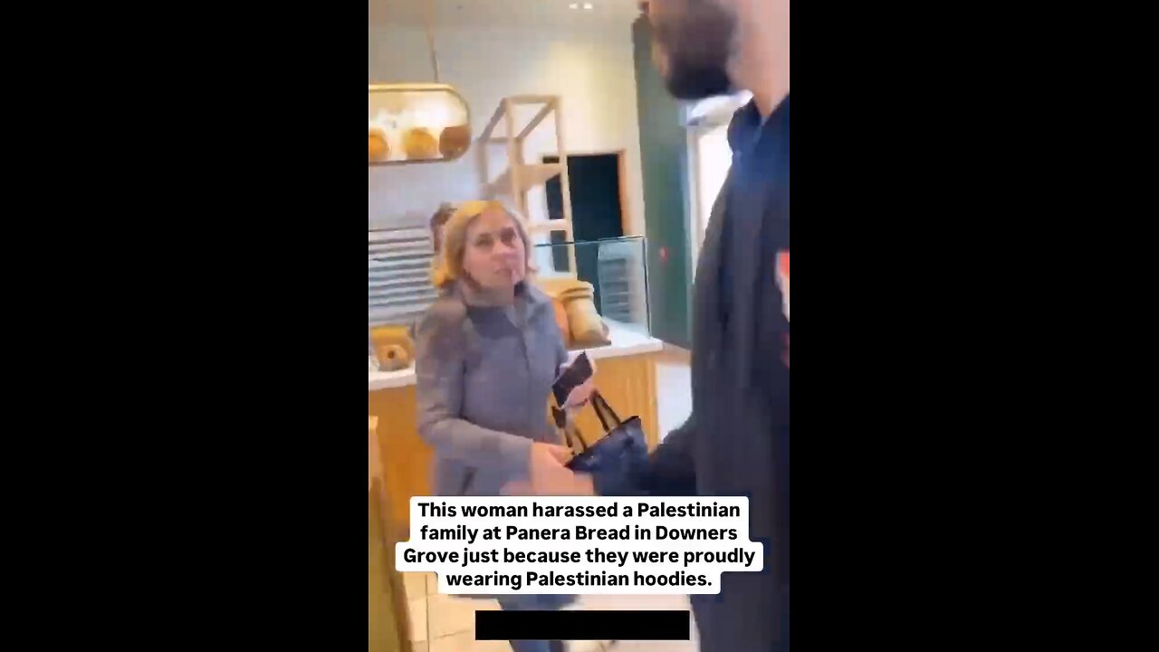 This woman 👩 harassed a Palestinian couple inside of a Panera bread…Insanity