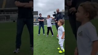 Filho do Neymar conhecendo o técnico Lisca Doido