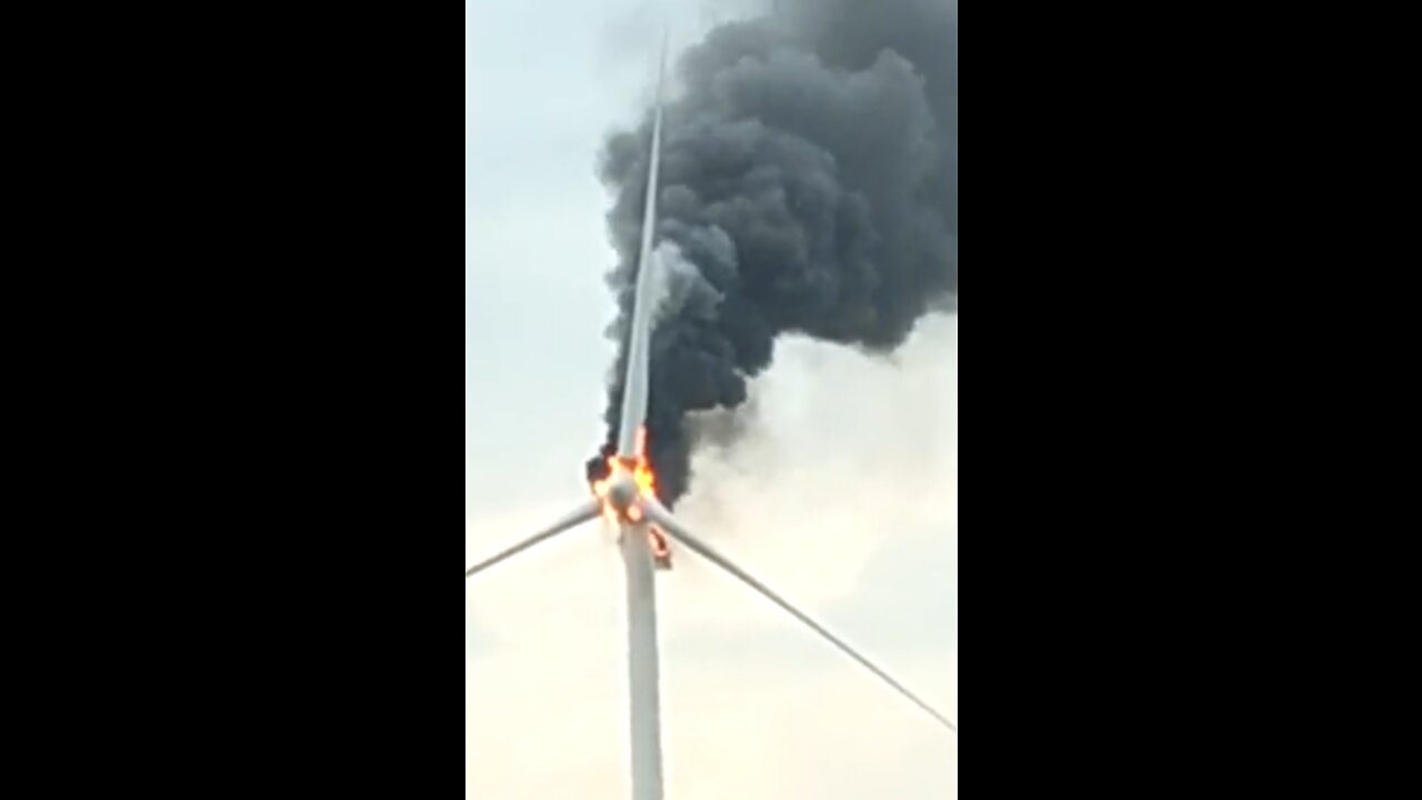 Wind turbine on fire in Germany, Oct. 2022