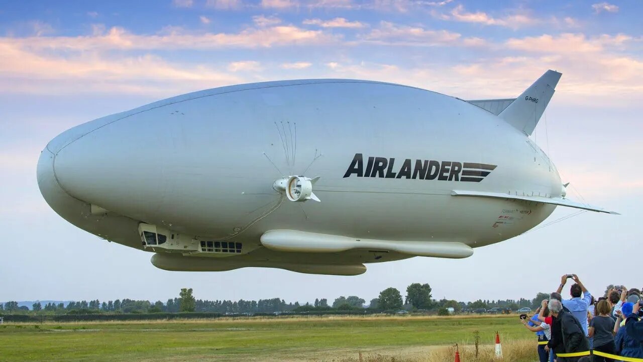 AIRLANDER 10: THE FIRST-EVER FLYING HOTEL