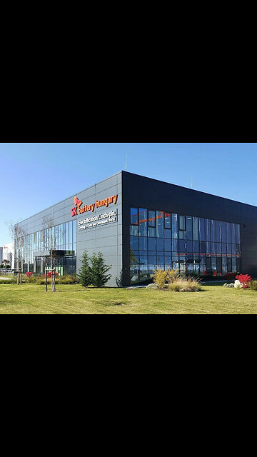 Hidrogén-cianid és nitrogén-dioxid került a levegőbe a komáromi akkumulátorgyárból – 8 embert kórházba vittek