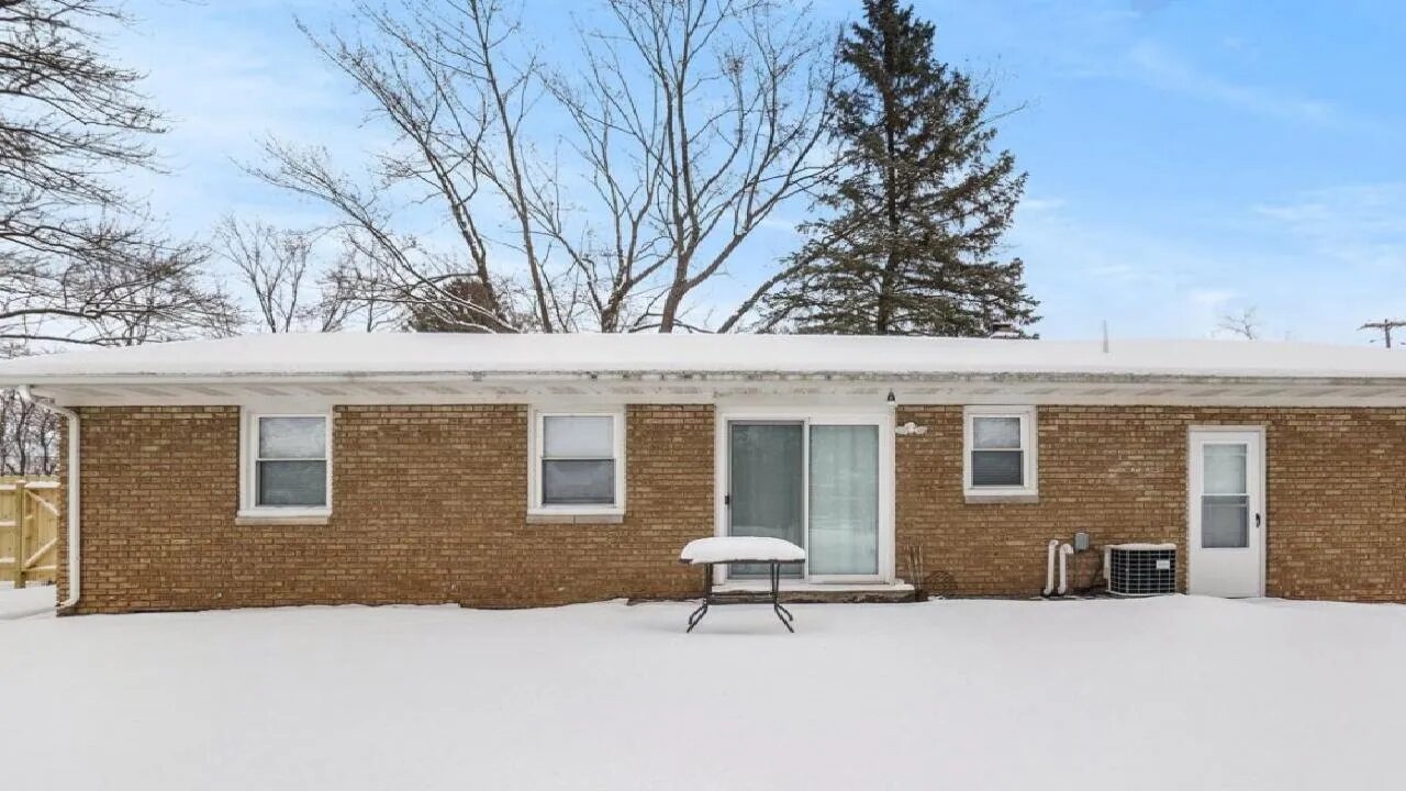 105 Sundown Street, Springfield, MI Presented by Richard Stewart.