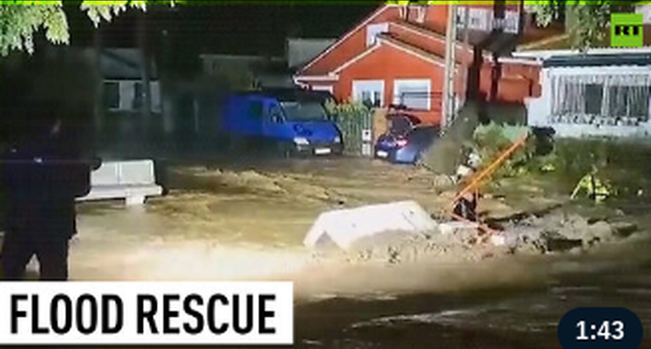 Spanish Civil Guard rescues citizens from severe flooding