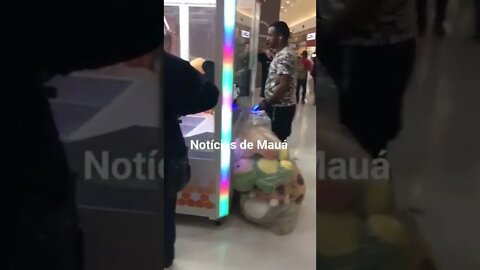 O CARA QUEBROU O DONO DA MÁQUINA OU É O REPOSITOR DANDO O GOLPE 🤣😅😂