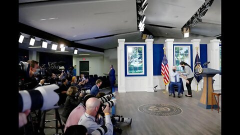 What is this?! HAVE YOU SEEN THIS PICTURE ?