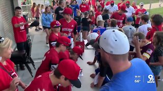 Hamilton Little Leaguers return home to cheers, parades, autographs