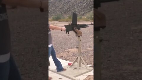 girl with machinegun