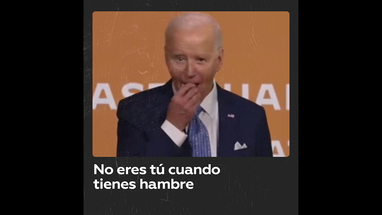 Biden ‘roba’ un bollo hawaiano de un bufé del Ejército estadounidense