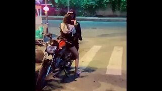 MOTO TAXI RAIZ PEGA A VISAO [ MEMES ]