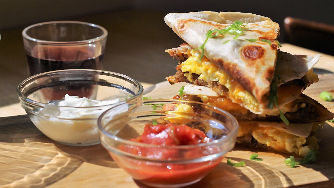 Delicious & easy breakfast quesadilla recipe