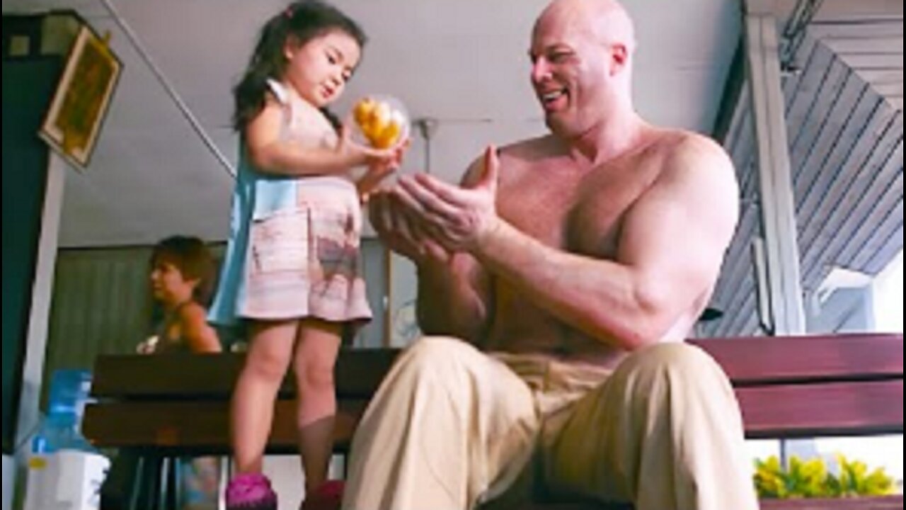 Giant Trained By Little Girl To Become World's #1 Fighter