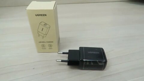 Mini Carregador USB Ugreen 5V 2,1A com Plug Europeu/Brasileiro para celular, fone de ouvido, etc.