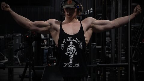 GOLDS GYM ERA l CRACKED PUSHDAY
