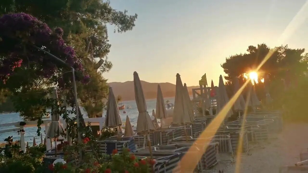 Freskia e Jonit Restaurant - Bora Bora Beach Plazhi Albania