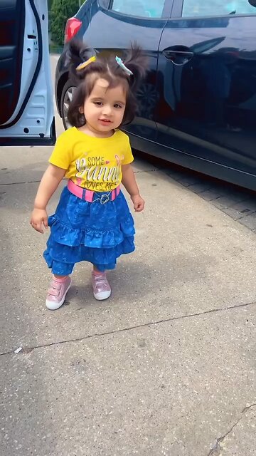 Giggles_With_Samavia