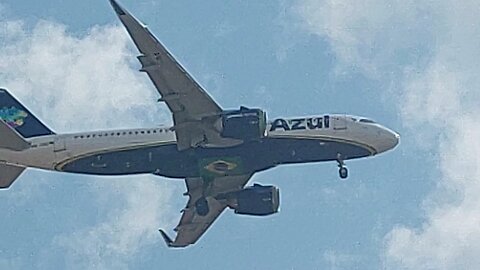 Airbus A320NEO PR-YRQ vindo de Recife para Fortaleza