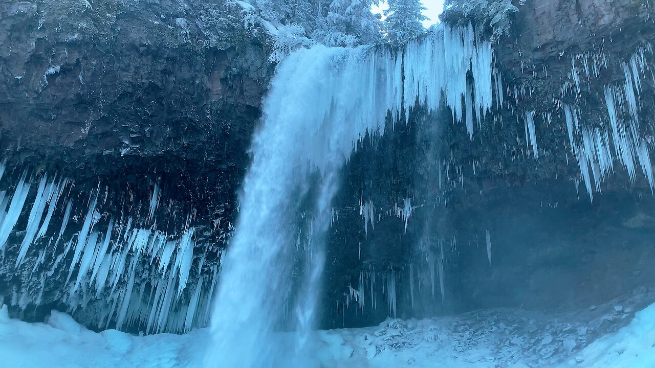 Leaving SHARDS OF ICICLE Tamanawas Falls & Winter Snow Icy Return Hike! | 4K | Mount Hood | Oregon