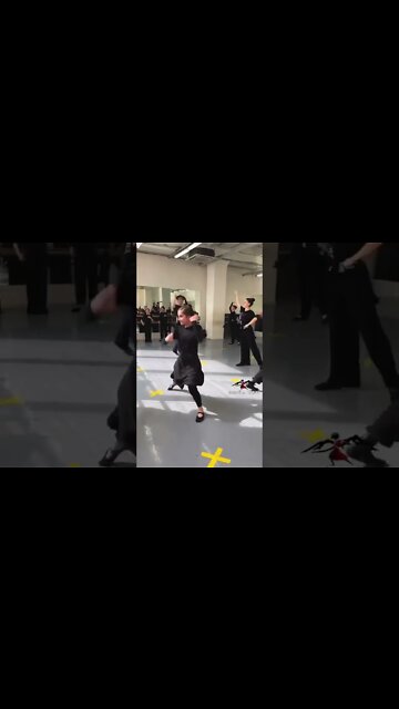 МАЛЕНЬКАЯ ДЕВОЧКА ТАНЦУЕТ ЛУЧШЕ ПАРНЕЙ ЛЕЗГИНКА 2022